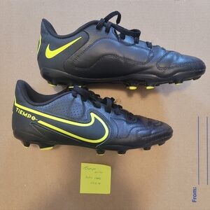 Tiempo nike soccer cleats size 4